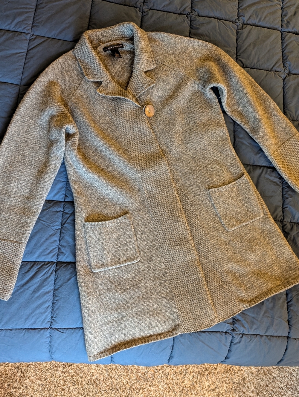 Women's Large L Gray Knit 100% Lamb's Wool Sweater with Single-Button Closure